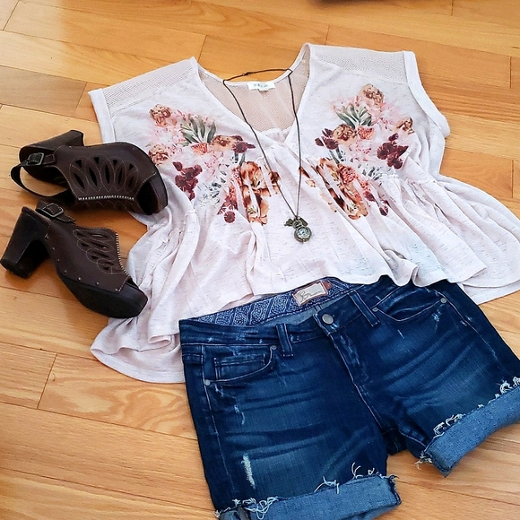 Taylor and Sage Boho Peasant Smocked Empire Waist Top Size Medium - Picture 9 of 10